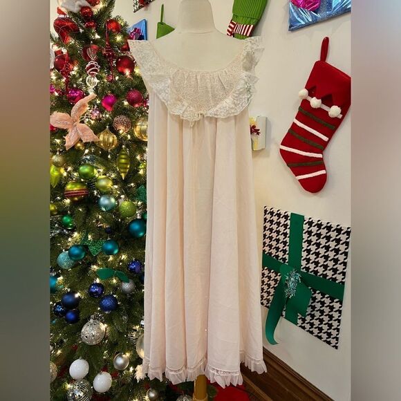 Vintage 1940s Dora Gottlieb Liquid Satin Lace Trim Pink Nightgown - Picture 2 of 9